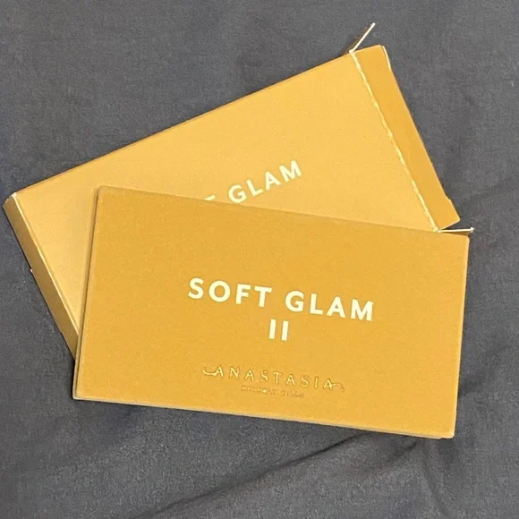 Anastasia Beverly Hills Bundle - Picture 7 of 16